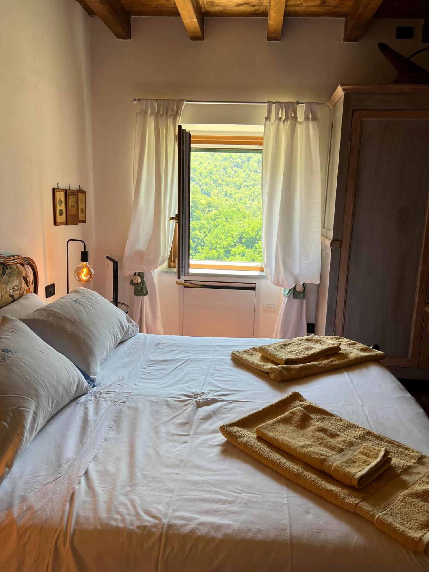 Casa Boru - A Beautiful Fully Restored Spacious House With Fantastic Views Calice al Cornoviglio エクステリア 写真