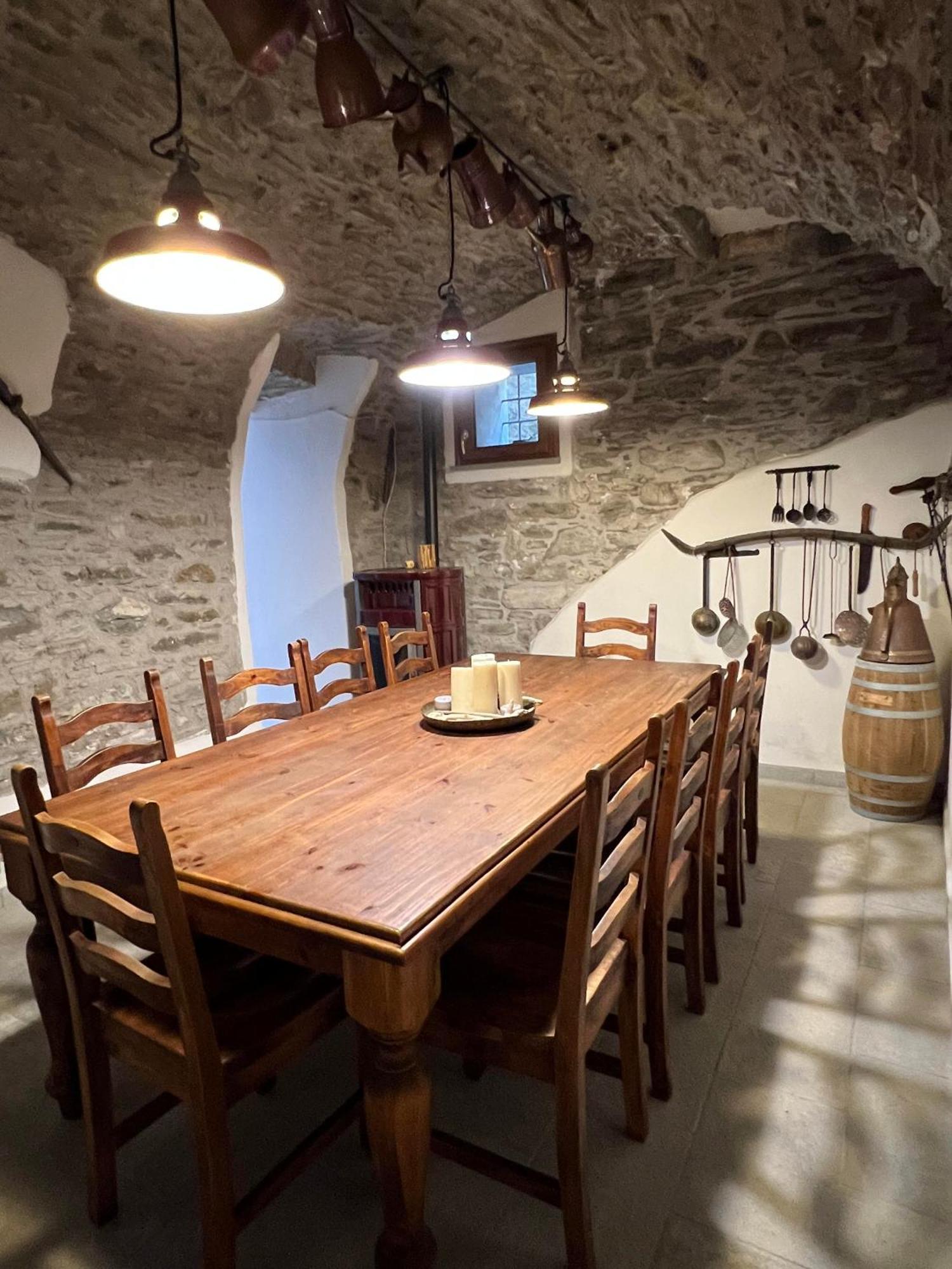 Casa Boru - A Beautiful Fully Restored Spacious House With Fantastic Views Calice al Cornoviglio エクステリア 写真